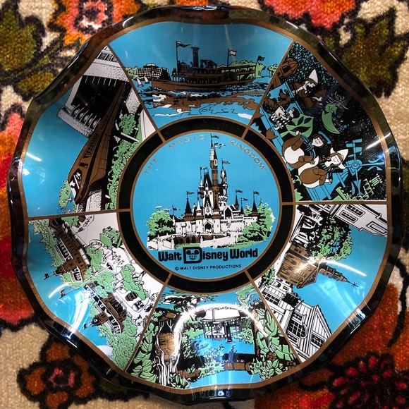 Vintage Walt Disney World Glass Ashtray Trinket Dish Magic Kingdom Early 1970's - Picture 2 of 6